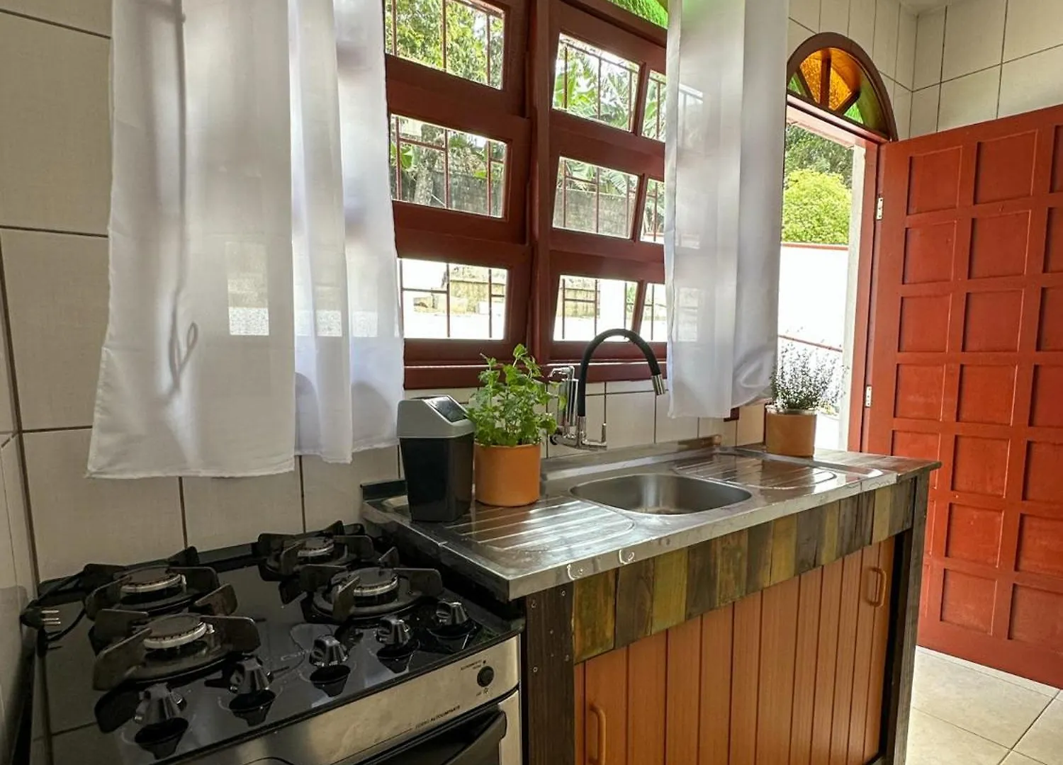 Morada Verde - Ar Cond - Varanda - 2 Quartos Sao Jose  0*, São José Brazília